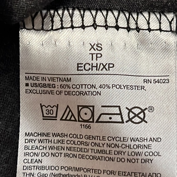 GAP Gray Embroidered Tank Top - Picture 12 of 14
